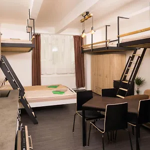 Flying Bed Close To Castle And Airport Prag